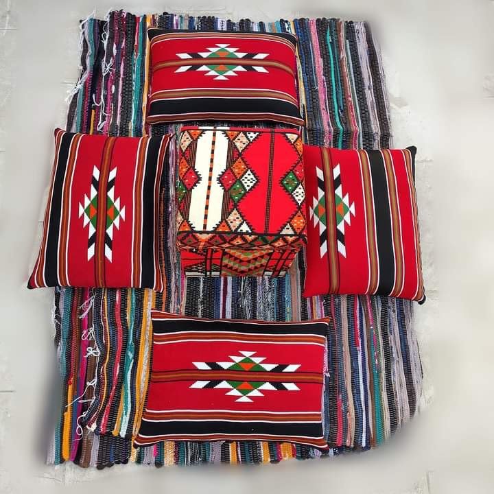 أعدة او مجلس على الطراز العربي مكونة من ترابيزة 4 خدديات كليم ارضي صناعة يدوية 100% من انتاج ايجيبت أنتيكس