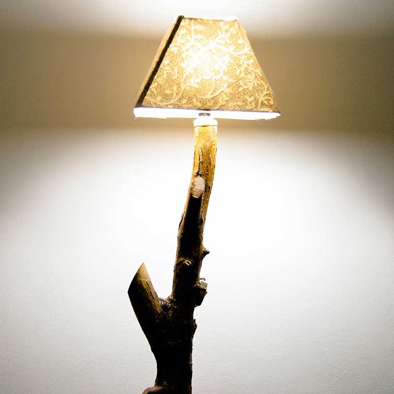 أباجورة طبيعية جذع شجرة صناعة يدوية من الخشب الصحي الوان طبيعية 100% من قلب الشجرة