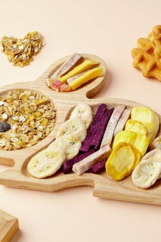 طبق أكل او تسالى للأطفال على شكل أرنب خشب صناعة يدوية الوان طبيعي 100% معالج بزيت الزيتون