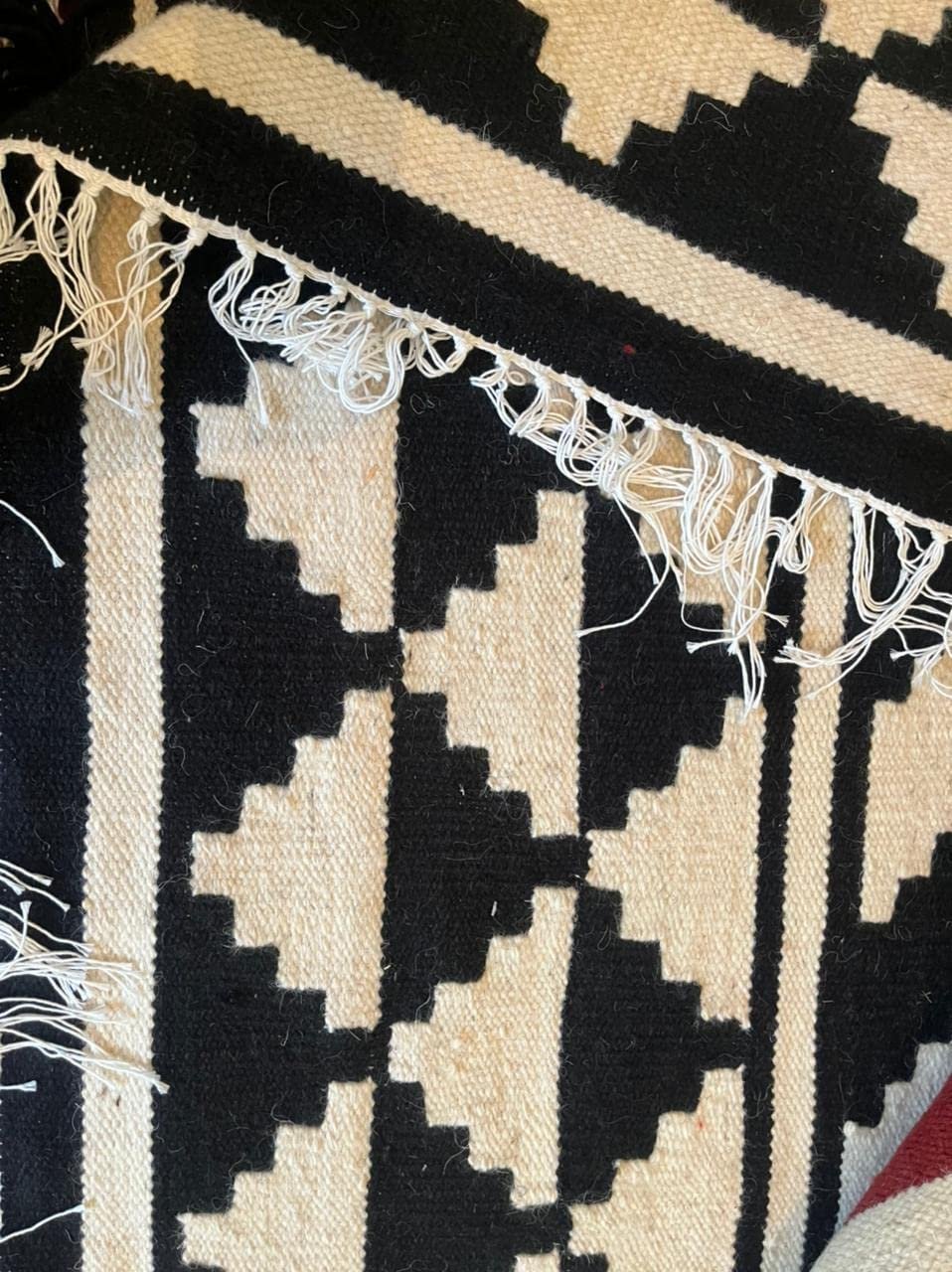 سجادة كيليم مصنوعة من الصوف 100% مصنوعة يدويا للزينة متعددة الالوان مقاس 146×230 سم من انتاج ايجيبت أنتيكس - الصورة 8