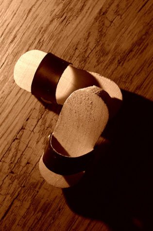 قبقاب حذاء او شبشب خشب من التراث العربي صناعة يدوية من ايجيبت انتيكس