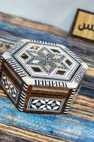 بوكس مقتنيات او مجوهرات سداسي من الصدف من انتاج ايجيبت أنتيكس