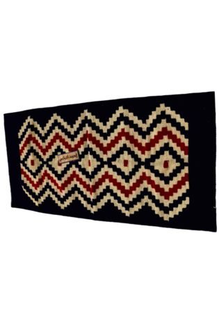 سجادة صوف زجزاج لون بيج ×اسود من انتاج ايجيبت أنتيكس صناعة يدوية 100%