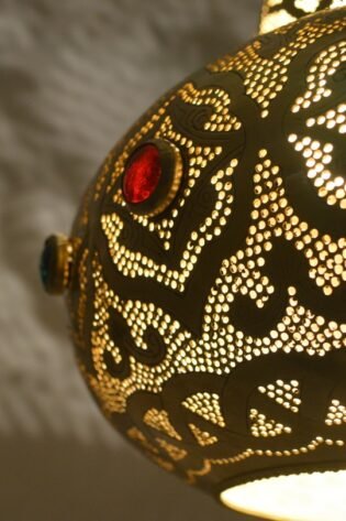 وحدة اضاءه - نجفة معلقة لمنتصف سقف شكل (أ) مغربي شرقي معدني للاستخدام الخارجي او الحديقة او للاستخدام الداخلي انتاج ايجيبت انتيكس صناعة يدوية 100%