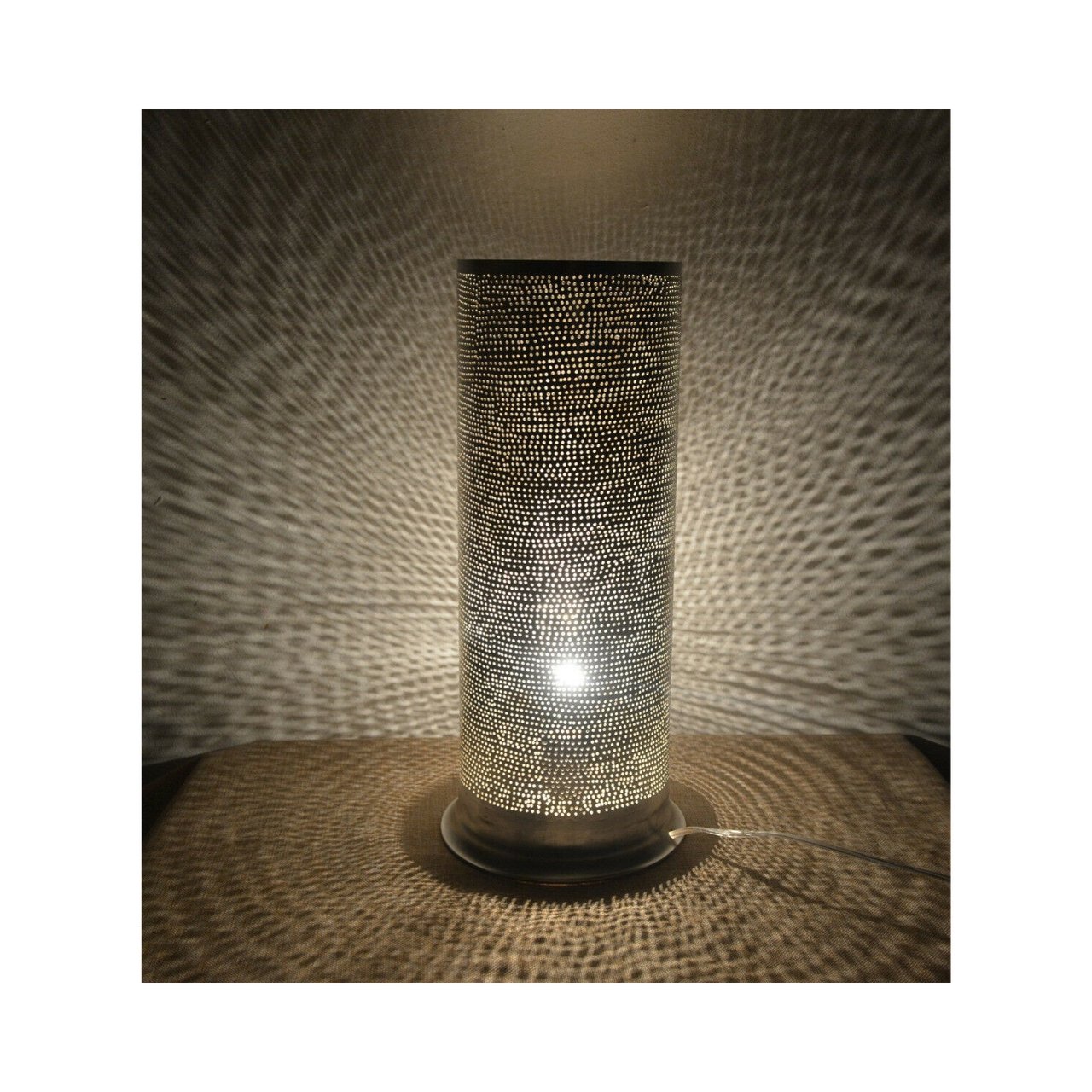 وحدة اضاءه جانبية مغربي شرقي معدني شكل (د) للاستخدام الخارجي او الحديقة او للاستخدام الداخلي انتاج ايجيبت انتيكس صناعة يدوية 100%