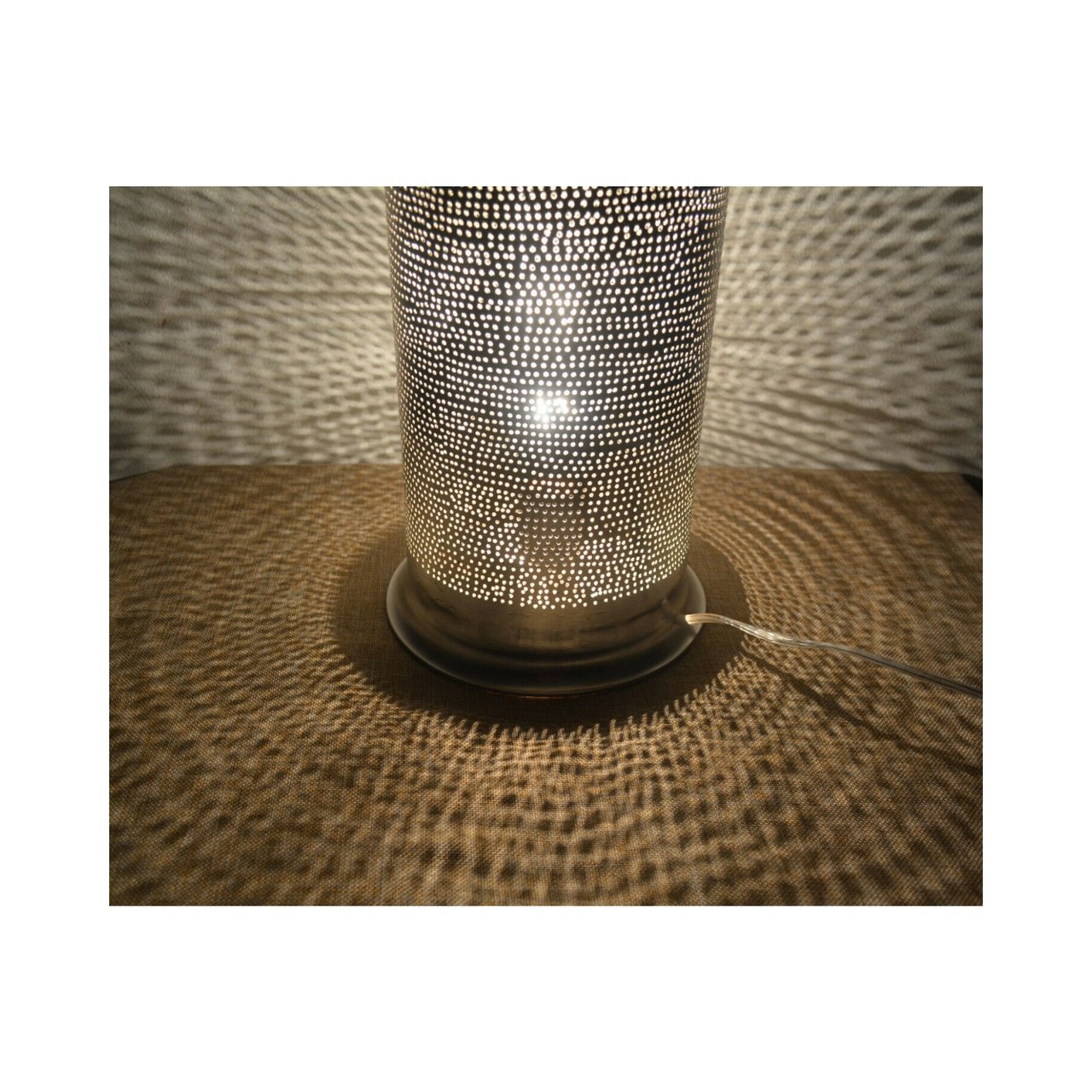 وحدة اضاءه جانبية مغربي شرقي معدني شكل (د) للاستخدام الخارجي او الحديقة او للاستخدام الداخلي انتاج ايجيبت انتيكس صناعة يدوية 100%