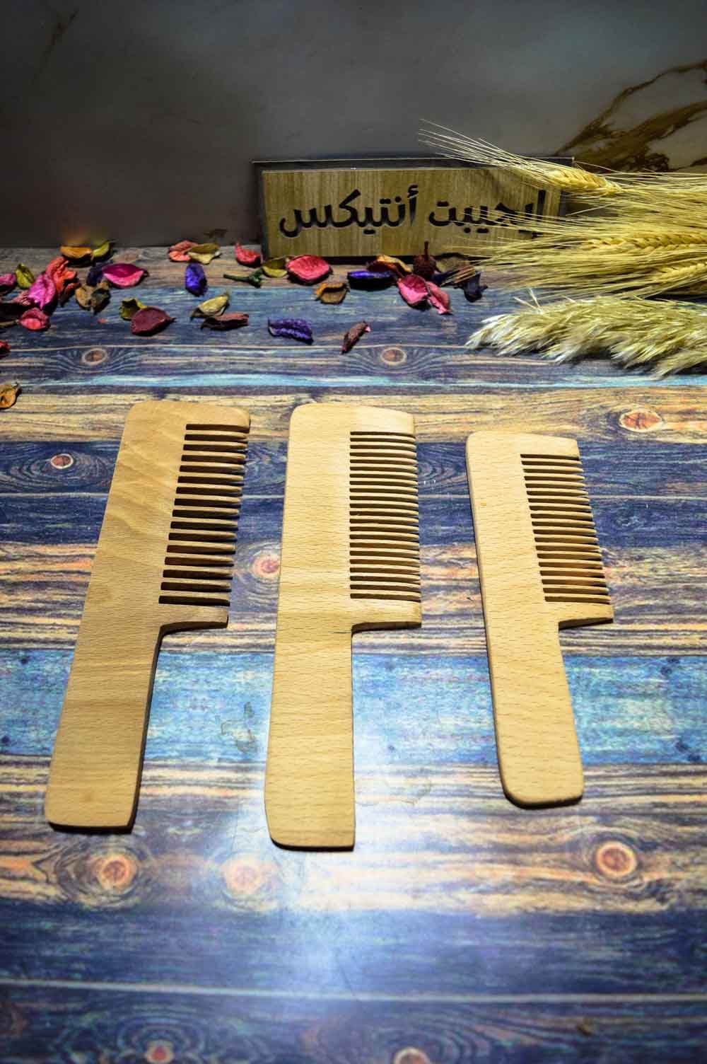 عرض اتنين مشط بيد 25 سم و 20 سم خشب طبيعي صناعة يدوية من ايجيبت انتيكس