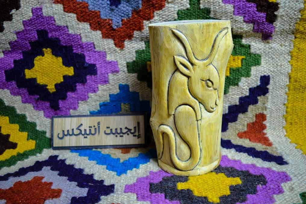 حفر على جذع شجرة خشب طبيعي شكل غزال صناعة يدوية مصرية 100% من انتاج ايجيبت أنتيكس