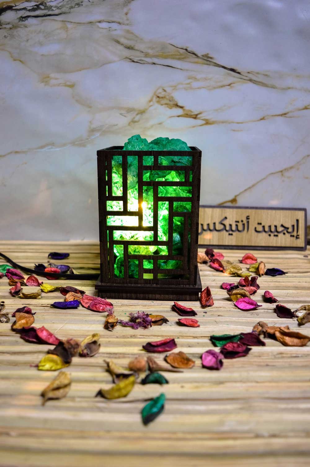 أباجورة ملح صخري بالتصميم المودرن الحديث من ايجيبت انتيكس صناعة يدوية لون أخضر