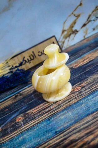 سكرية بقاعدة من الالباستر لون بيج صناعة يدوية مصرية 100% من انتاج ايجيبت أنتيكس