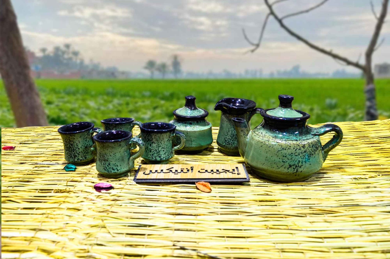 طقم شاي فخار مكون من 7 قطع (براد - سكرية - 4 فنجان) صناعة مصرية يدوية 100% من انتاج ايجيبت أنتيكس