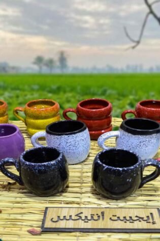 طقم مكون من 12 أكواب من الفخار الصحي المطلي ألوان مختلفة صناعة مصرية يدوية 100% من انتاج ايجيبت أنتيكس