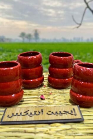 كوب من الفخار لون بني محمر صناعة مصرية يدوية 100% من انتاج ايجيبت أنتيكس