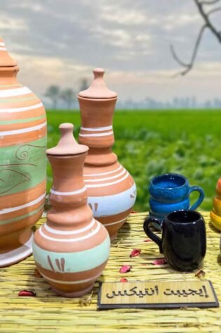 طقم من الفخار الصحي المطلي 7 قطع مكون من كولمن ماء و 2 قلة و 4 أكواب صناعة مصرية يدوية 100% من انتاج ايجيبت أنتيكس