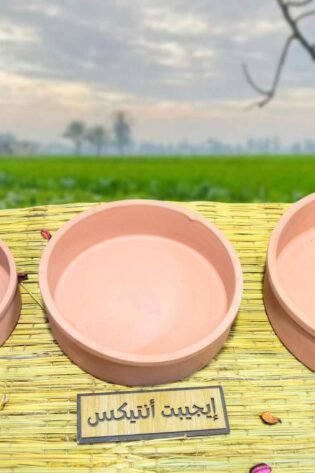 طقم صواني من الفخار الصحي الطبيعي بلونه الأصلي مكون من 3 قطع 3 مقاسات مختلفة صناعة مصرية يدوية 100% من انتاج ايجيبت أنتيكس