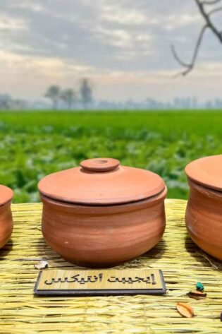 طقم حلل من الفخار الصحي لون بني طبيعي مكون من 3 قطع 3 مقاسات مختلفة صناعة مصرية يدوية 100% من انتاج ايجيبت أنتيكس