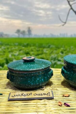 طقم حلل من الفخار الصحي المطلي لون أخضر زيتوني مكون من 3 قطع 3 مقاسات مختلفة صناعة مصرية يدوية 100% من انتاج ايجيبت أنتيكس