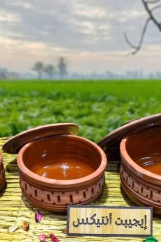 طقم حلل من الفخار الصحي محفور عليه رسومات مكون من 3 قطع 3 مقاسات مختلفة صناعة مصرية يدوية 100% من انتاج ايجيبت أنتيكس